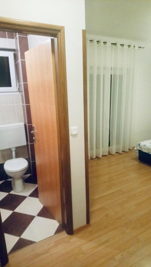 Apartmani Niko 1 Radovin エクステリア 写真
