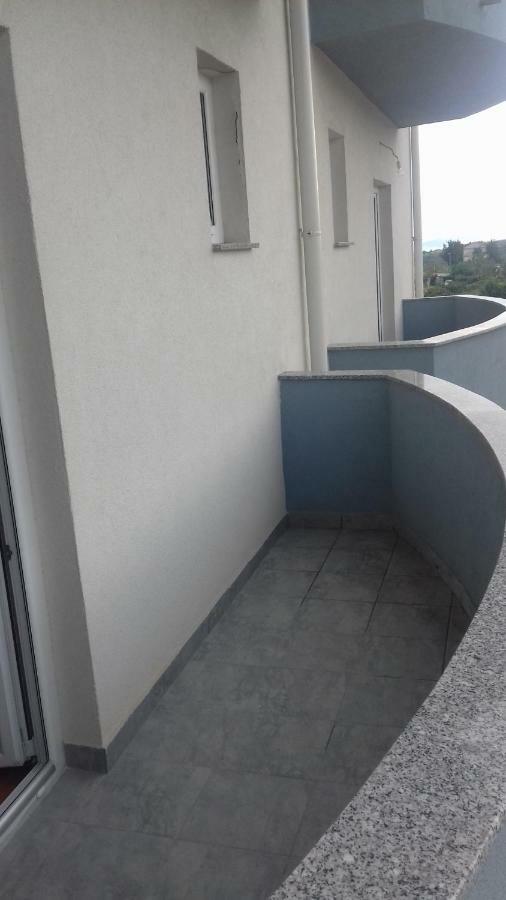 Apartmani Niko 1 Radovin エクステリア 写真